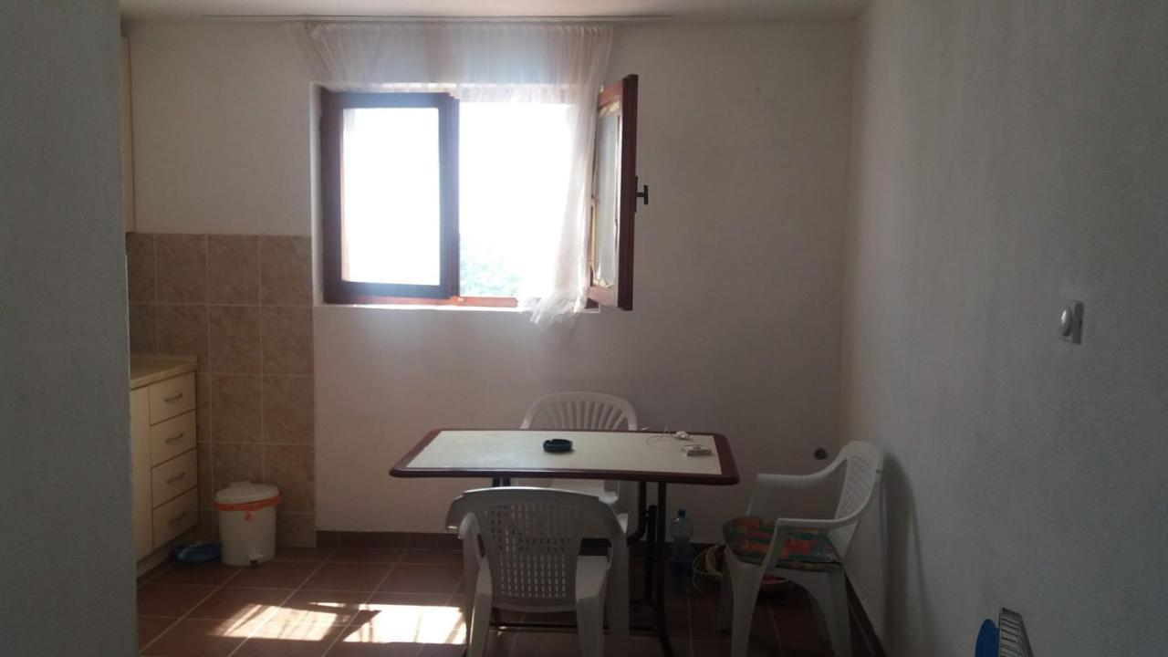 Darinka Aparthotel Улцин Екстериор снимка